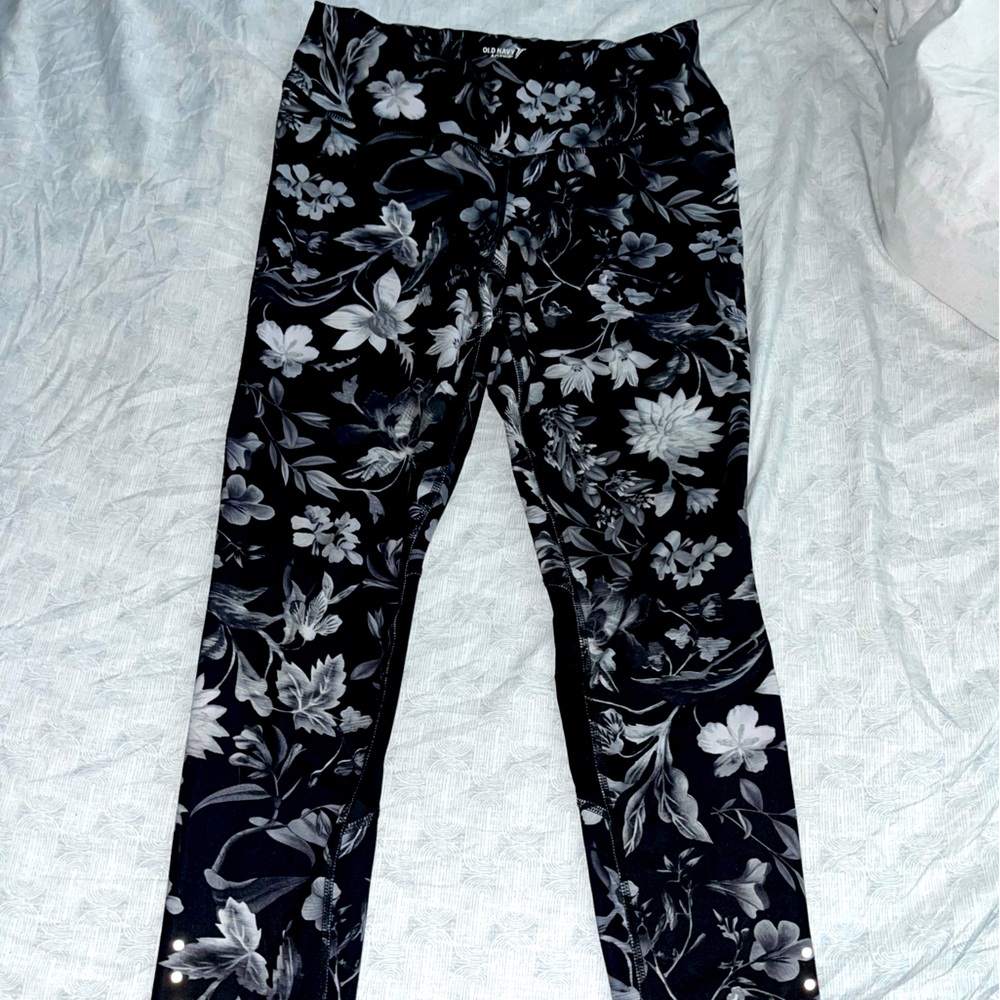 Old Navy go dry flower leggings